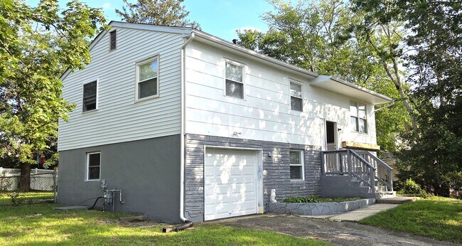 Building Photo - A Spacious 4 bedroom house for Rent !!!