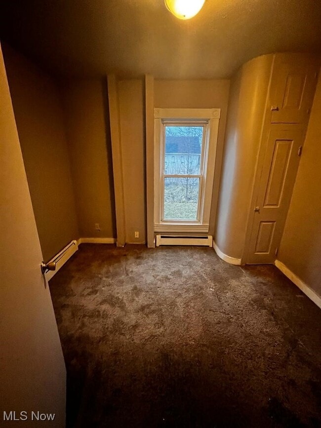 Building Photo - 2495 Apple Ave