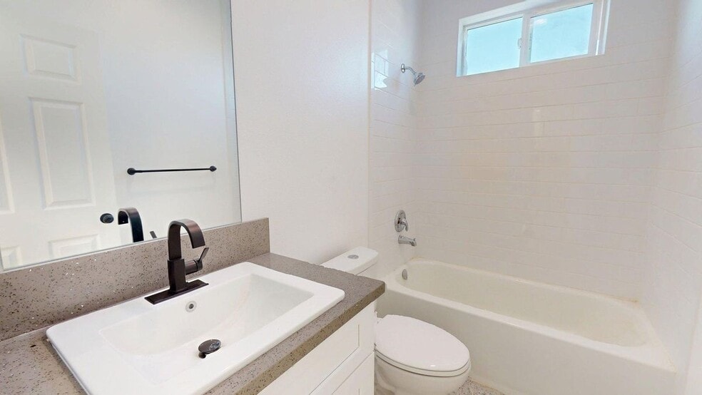 Building Photo - 9850 Mesquite Ave