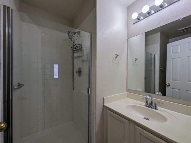 Building Photo - 1902 N Barkley, 14