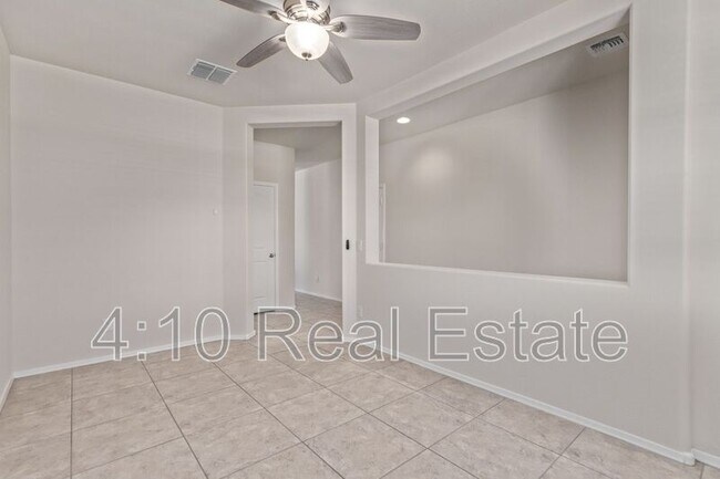 Building Photo - 2403 E Alida Trail