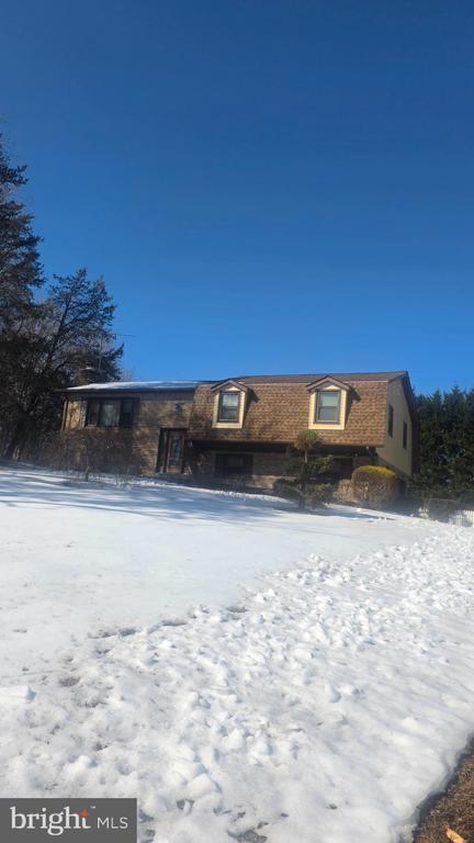 Building Photo - 8744 Valley Dr