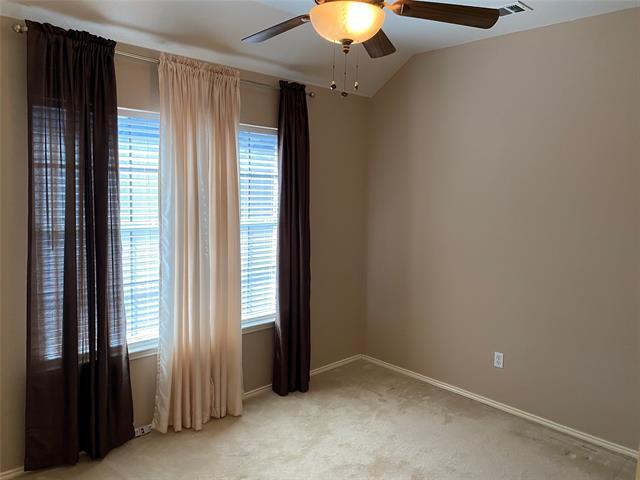 Building Photo - 207 Colonial Ln