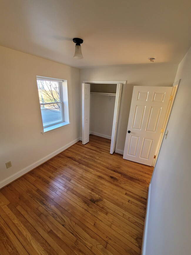 Building Photo - 1403 N Scott St