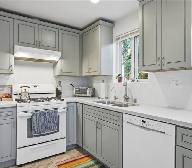 Building Photo - 1905 S Walker Ave