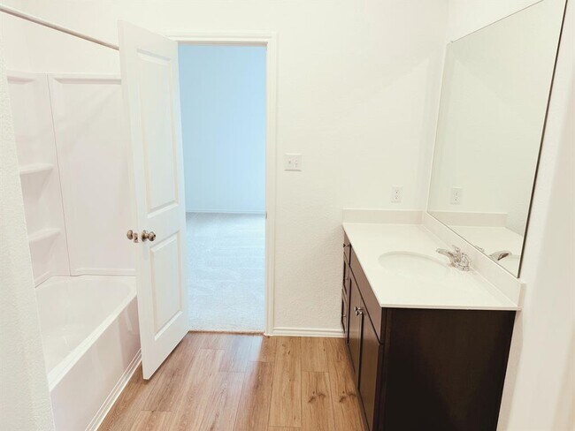 Building Photo - 212 The Good Wy