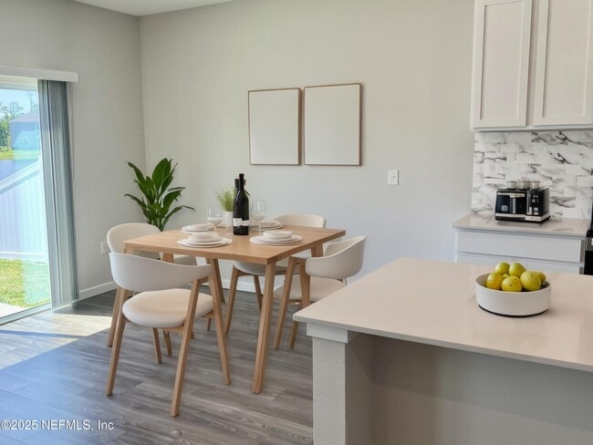 Building Photo - 14750 Cashew Ave