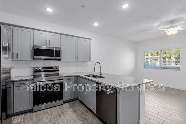 Building Photo - 1318 S 105th Pl