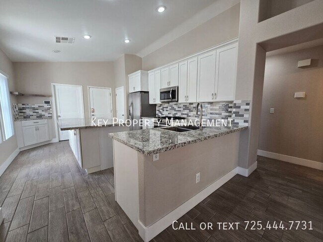Building Photo - BEAUTIFUL 3 BED, 2 BATH HOME WITH OPEN FLO...