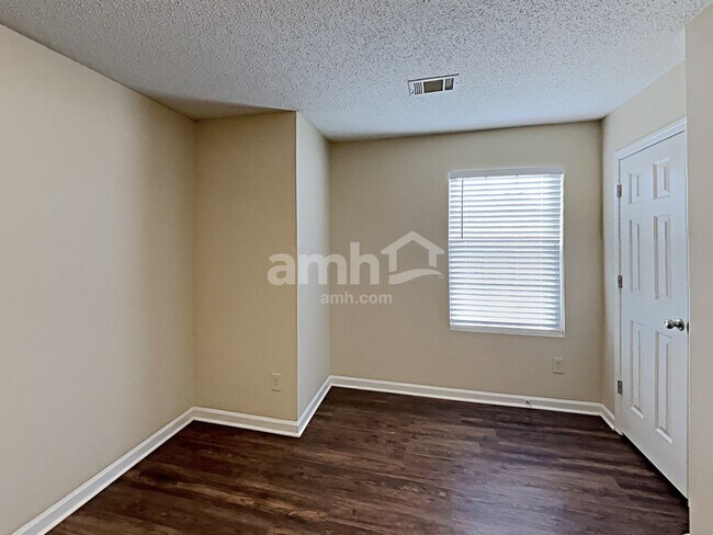 Building Photo - 209 Signet Ct