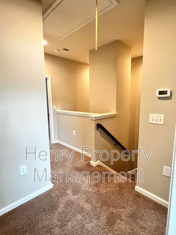 Building Photo - 1413 Regents Ln