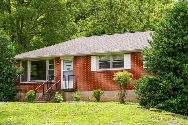 Building Photo - 411 Westchester Dr