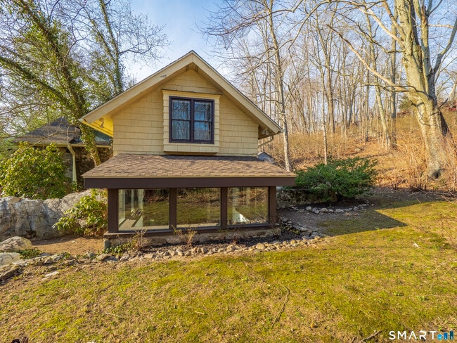 Building Photo - 128 Perry Ave