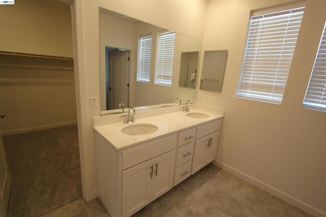 Building Photo - 1008 Osprey Dr