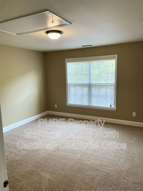 Building Photo - 9504 Lost Key Ct