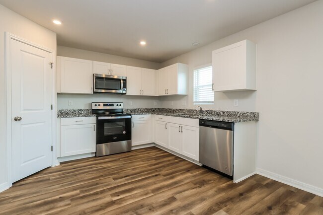 Building Photo - 10083 Cerritos dr
