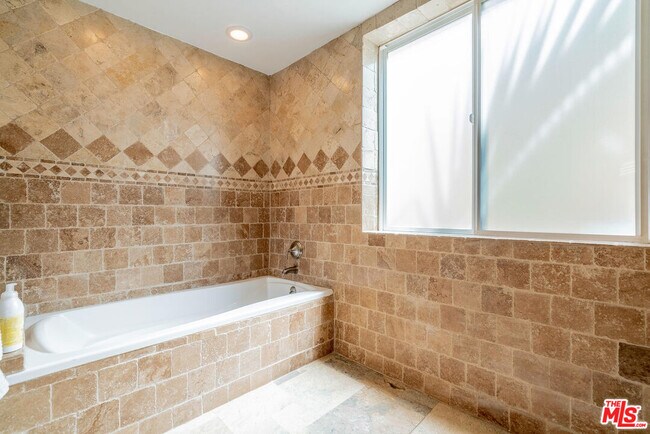 Building Photo - 16123 Sunset Blvd