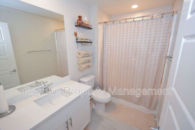 Building Photo - 649 Winchester Dr