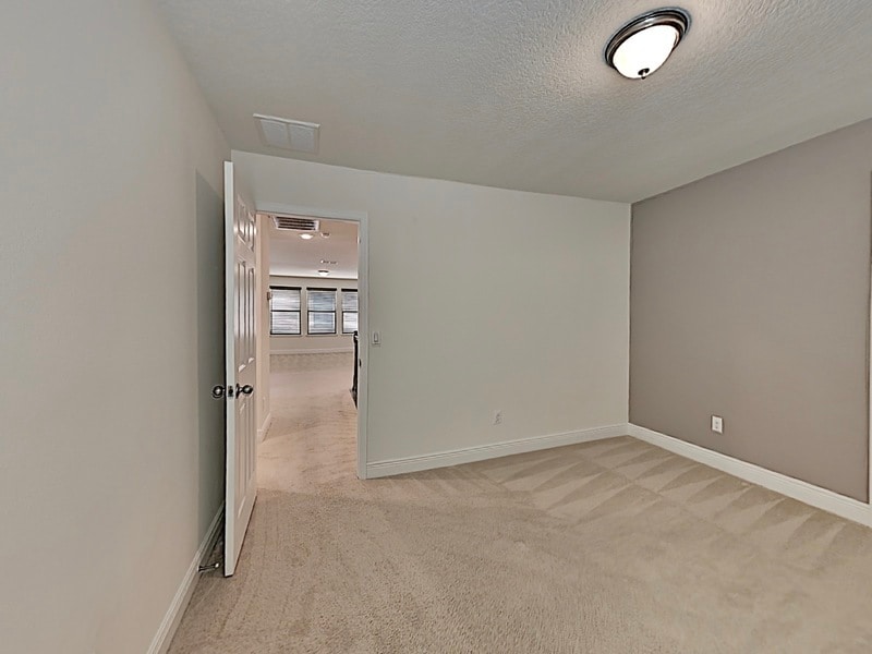 Building Photo - 8931 Lookout Pointe Dr