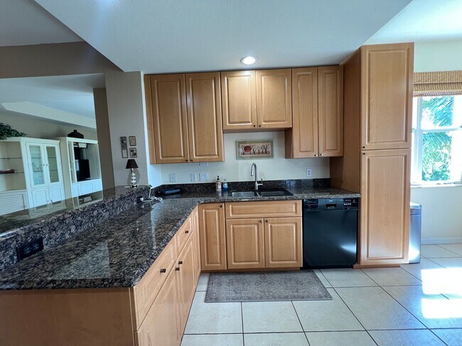 Building Photo - Furnished/Short Term Rental ** Available 5/1/26 ** 3 Bed/2 Bath Condo ** Punta Gorda ** $2,750/mo...
