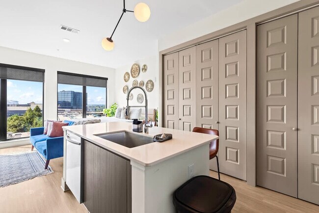 Building Photo - 1055 Brady Ave NW