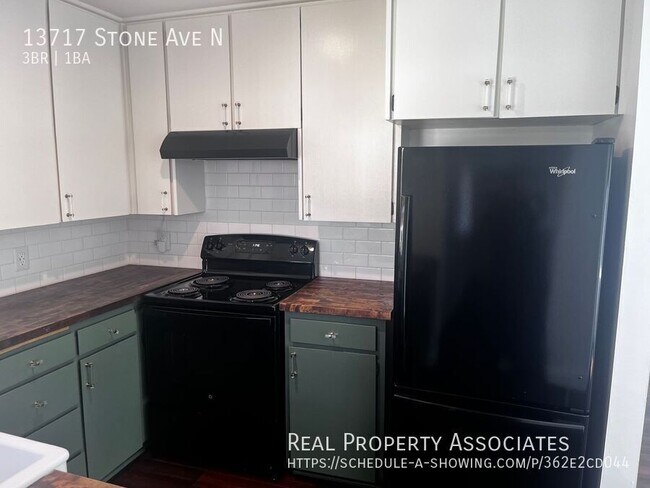 Building Photo - 13717 Stone Ave N