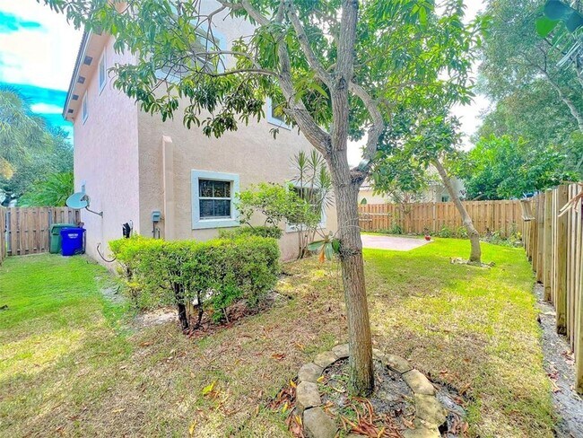 Building Photo - 2132 NW 75th Way