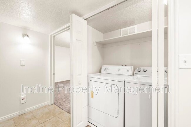 Building Photo - 627 E 500 S