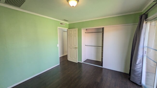 Building Photo - Excellent Location in Mira Mesa!