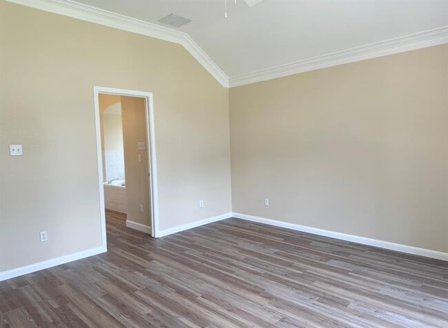 Building Photo - 1306 Meadow Cove
