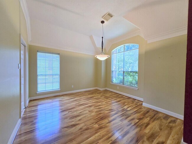 Building Photo - 5118 Rebel Ridge Dr