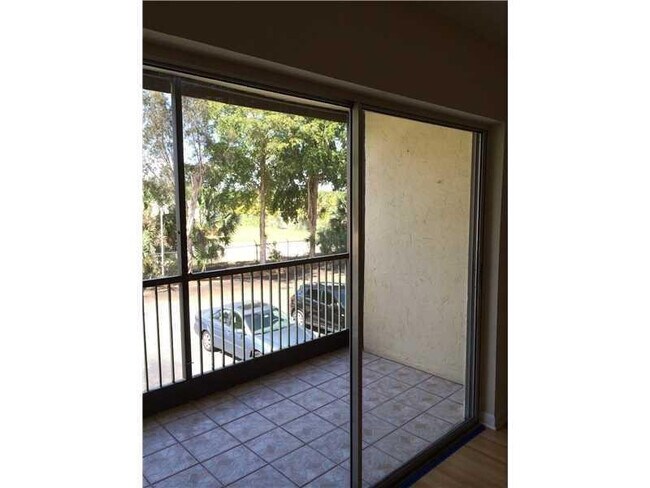 Building Photo - 4273 NW 89th Ave