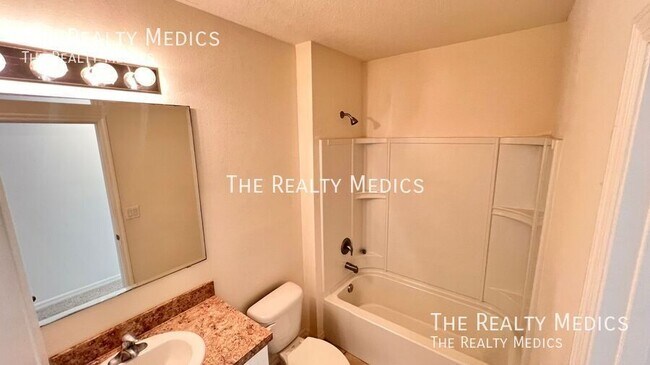 Building Photo - 522 Armoyan Wy