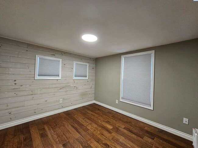 Building Photo - Charming Central Richland Rambler