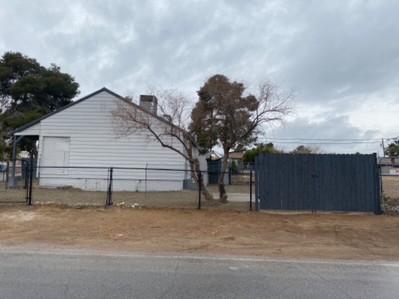 Building Photo - 3514 Center Dr