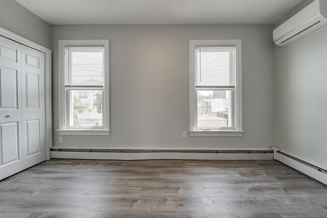 Building Photo - 214 Olean Ave