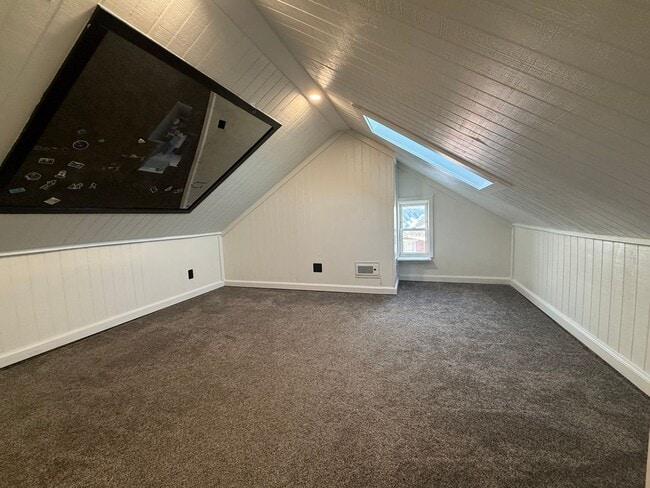 Building Photo - 4 bedroom house for rent