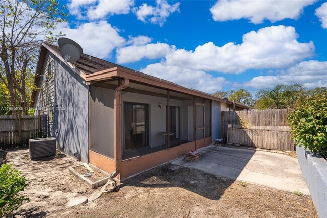 Building Photo - 1306 Vine St