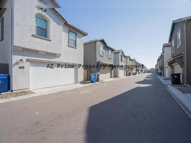 Building Photo - 3814 S 58th Dr