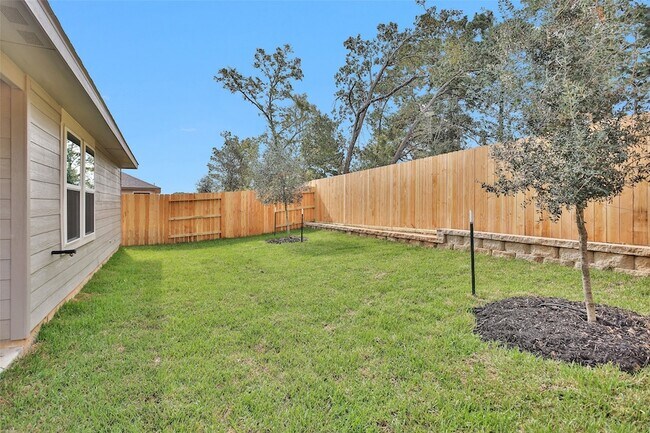 Building Photo - 18095 Martin Pines Dr
