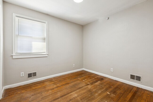 Building Photo - 9466 Phillip Ave