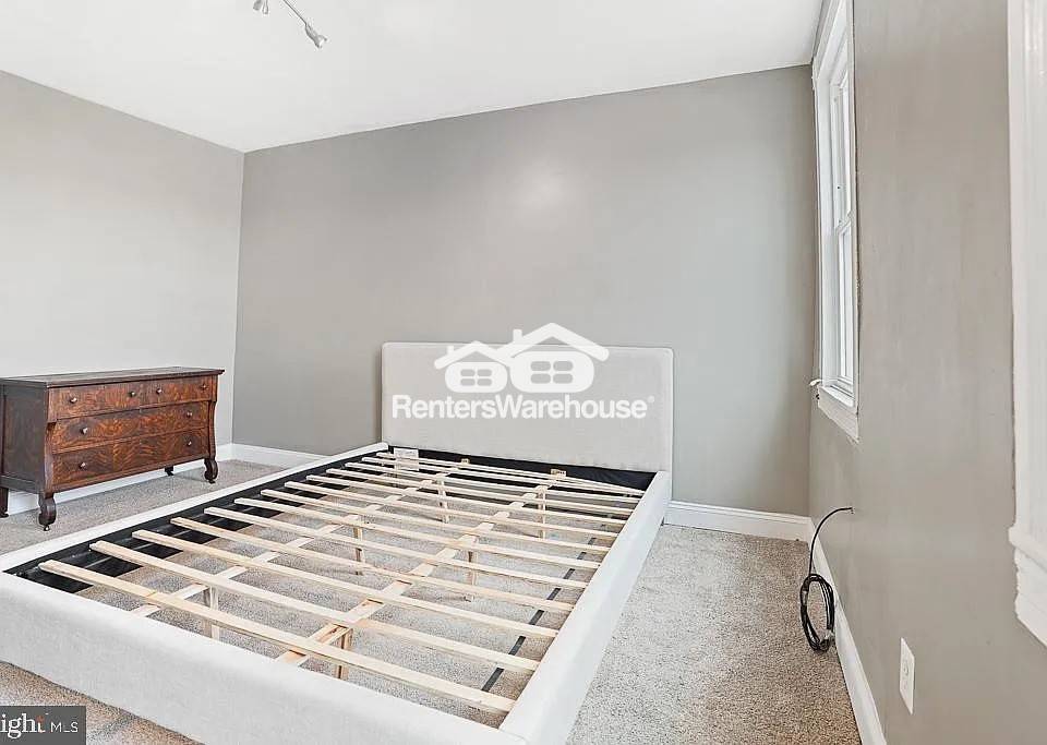 Building Photo - 2704 Wilkens Ave