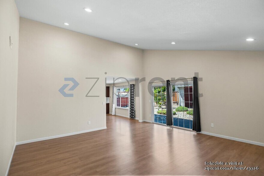 Building Photo - 33525 Bardolph Cir
