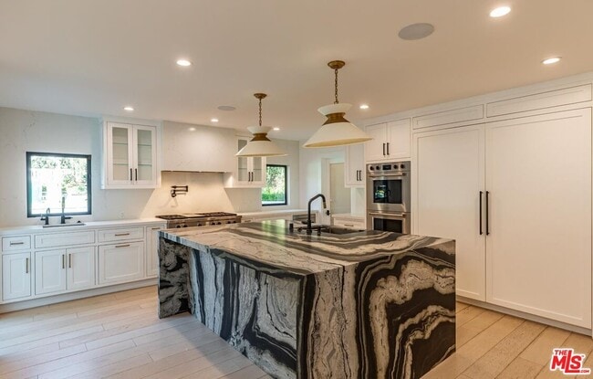 Building Photo - 9823 Cardigan Pl