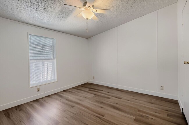 Building Photo - 6105 Berthelot Ln