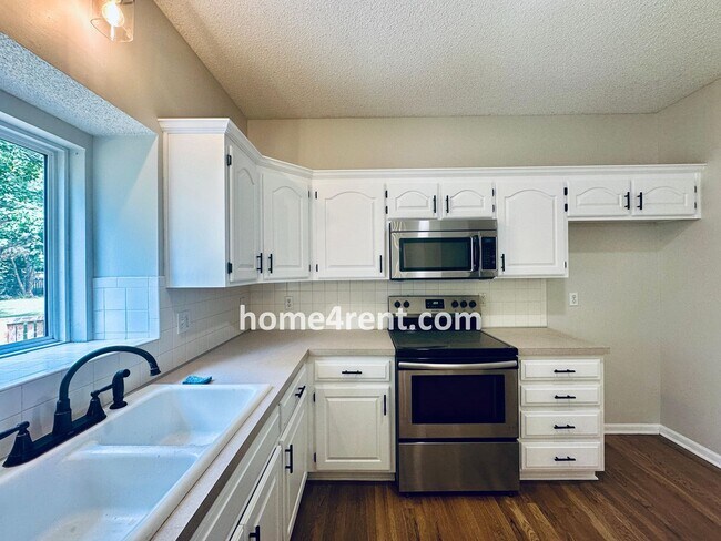 Building Photo - A Fantastic Four Bedroom, Olathe Home w/ N...