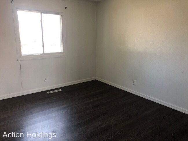Primary Photo - 808 W 1st St