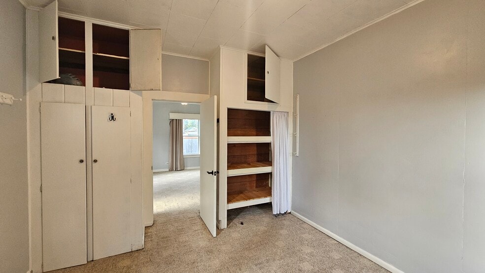 Building Photo - 1105 Curtis St