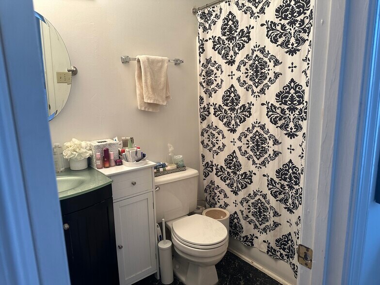 Building Photo - 290 Patriot Ln