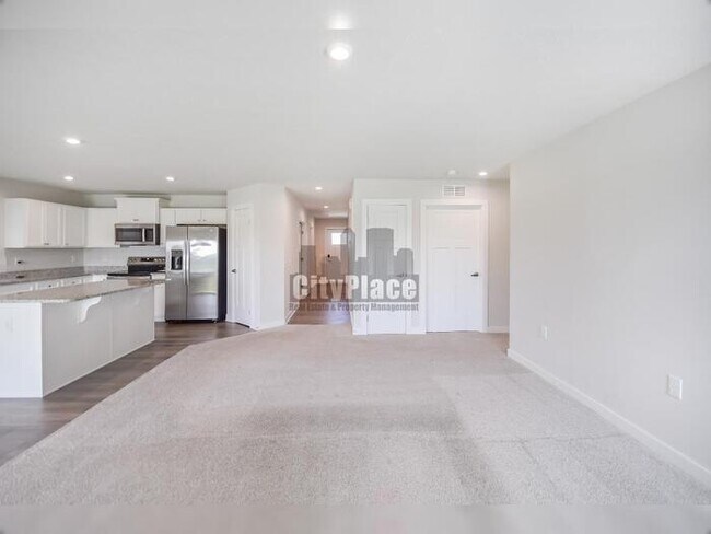 Building Photo - 7009 E Bean Blossom Dr
